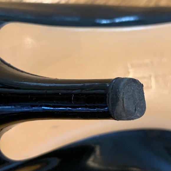 Ferragamo Vara Bow Pump with bag - Picture 5 of 6